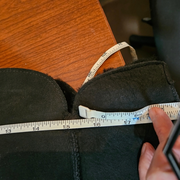 UGG AUSTRALIA JOSLYN 1941 SIZE US 8.5 BLACK SHEEPSKIN PLATFORM WEDGE BOOTS - Picture 11 of 11